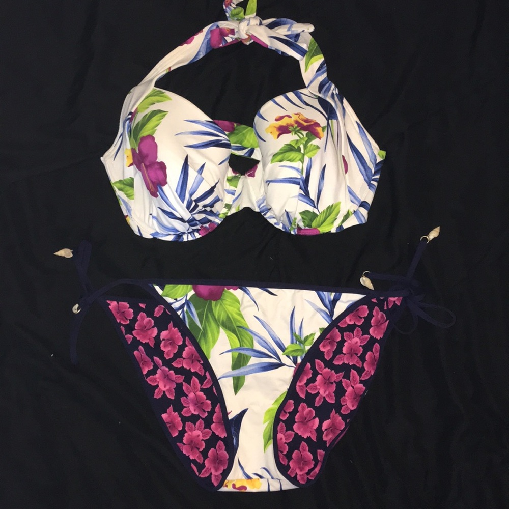 Tommy Bahama Happy Hibiscus Bikini Set (Top - NWT)